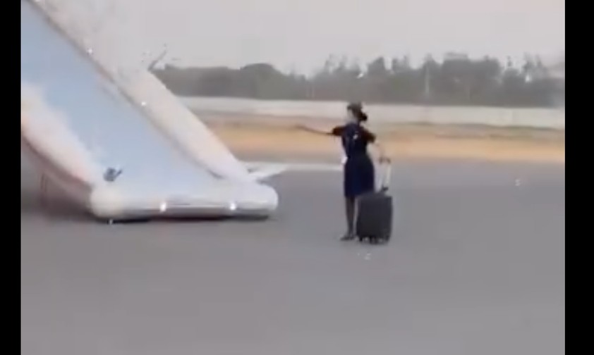 Flugbegleiterin von Indigo: So geht es nicht.