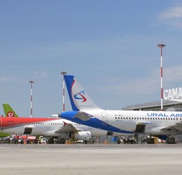 Flugzeuge auf dem Vorfeld des Flughafen in Samara: Die russische Staatsanwaltschaft kritisiert die Sicherheitskultur innerhalb des gesamten Landes.