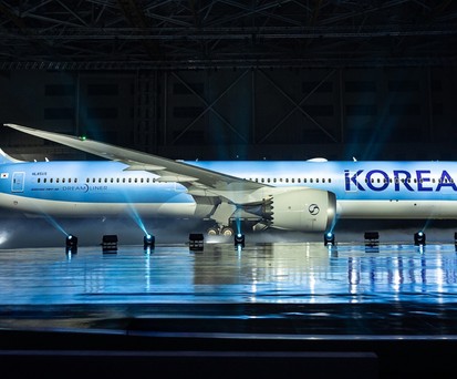 Boeing 787-10 mit dem Kennzeichen HL8515: Das erste Flugzeug mit der neuen Lackierung ...