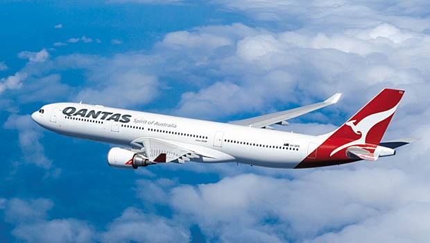 Er wird in alle 28 Airbus A330 der australischen Nationalairline eingebaut. Hergestellt wurden die Sessel von Thompson Aero Seating.