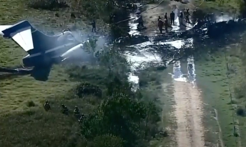 MD-87 geht nach Crash beim Start in Flammen auf