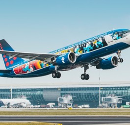 Ein Airbus A320 von Brussels Airlines in der Schlumpf-Lackierung: Damit ist bald Schluß.