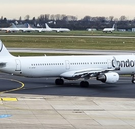 Flug DE1226 in Düsseldorf: Eigentlich fliegt Condor von hier nicht nach Frankfurt, wegen dem Streik tat es der Ferienflieger - so mit diesem A321.