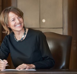 Meike Bambach Gastgeberin, Club Privé «Il Paradis», Hotel Paradies Ftan