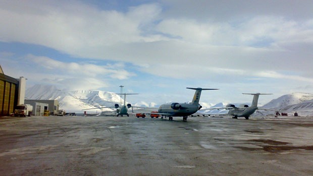 Svalbard Airport in Norwegen: Die Landebahn hier ist auf dem ewigen Eis gebaut.