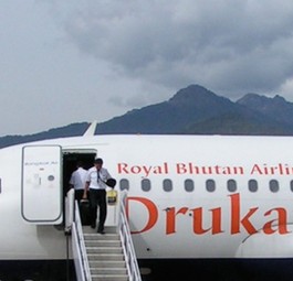 Airbus A319 von Drukair: Vom Himalaya zum Golf.