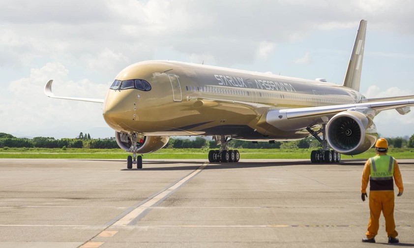 Der goldene Airbus A350-1000 von Starlux Airlines: Seit Mitte August im Liniendienst.