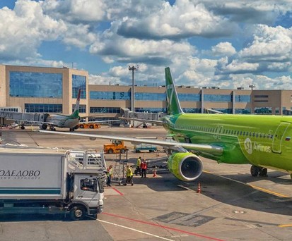 Airbus A320 von S7 Airlines in Moskau: Die Flieger sind mit Sanktionen belegt.