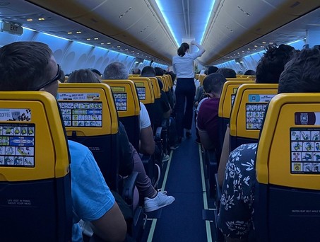 Boeing 737 Max-8-200 von Ryanair: Passagiere von RK8288 erlebten am 3. Juni eine Odyssee durch Europa.