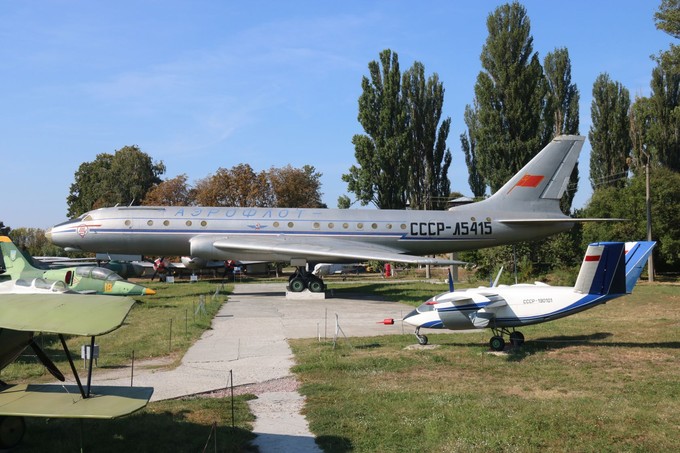 Eine Tupolev Tu-104...