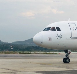 Flieger von Condor: Lufthansa sagt Daumen hoch für Zubringerflüge.