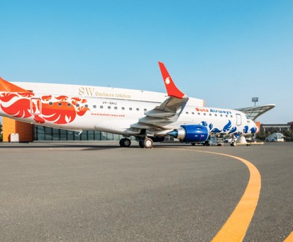 Embraer E-190 von Buta Airways: Die Airline bleibt dem Flugzeug treu.