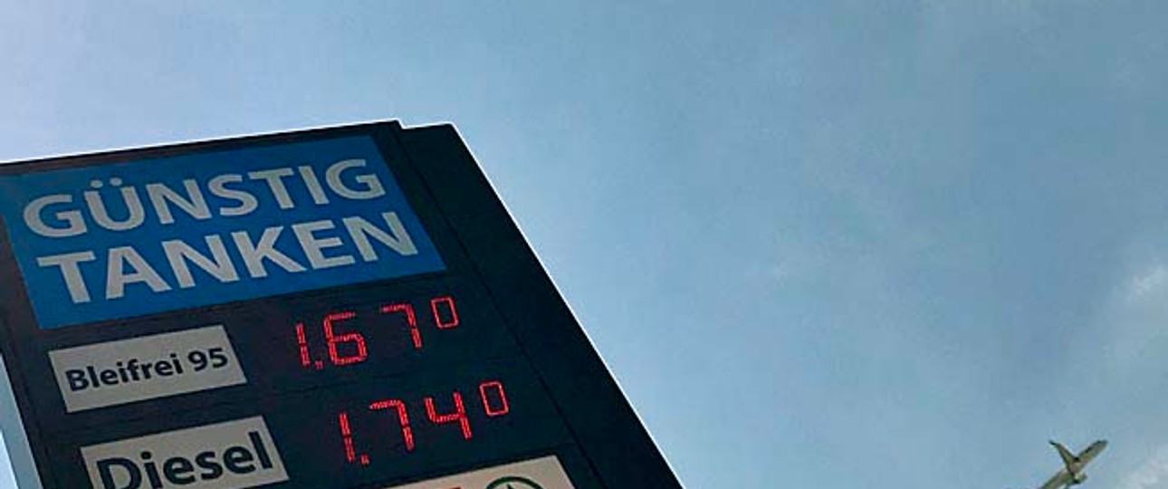 <p>Günstig tanken: Damit ist es für Fluggesellschaften erstmal vorbei.</p>