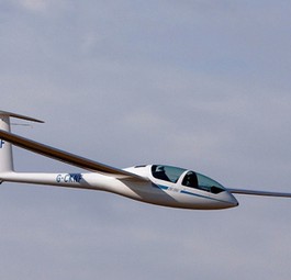 Segelflugzeug auf Kollisionskurs: Zwischen beiden Flugzeugen lagen nur etwa 100 Meter.