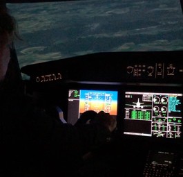 Nachwuchspilot im Simulator: Lufthansa hat kaum noch Bedarf.