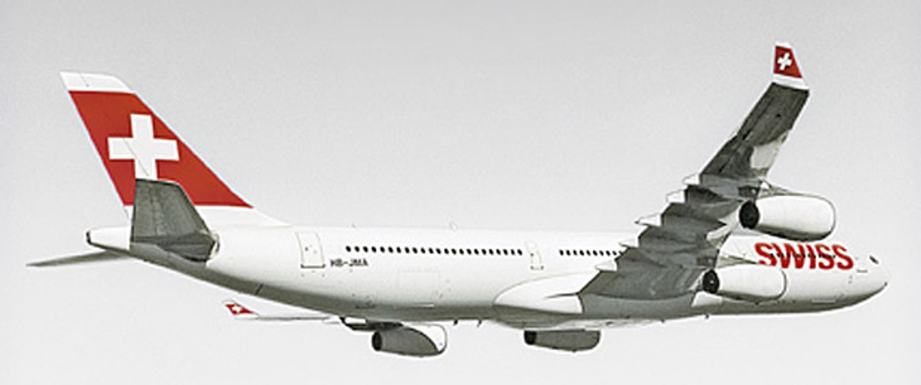 Airbus A340-300 der Swiss: Landung am Zuckerhut.