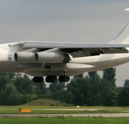 Ilyushin Il-76 von Sky Georgia: Ein anderes Exemplar wird versteigert.