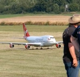 Dieser deutsche Modellflieger hat den Größten