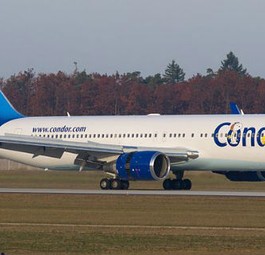 D-ABUK: Der Flieger musste mehrfach wegen Problemen landen.