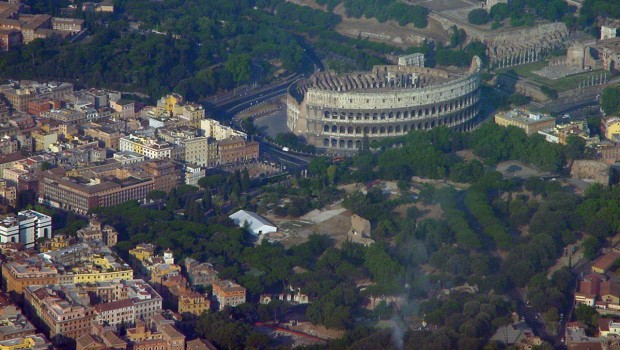 Das Colosseum wurde zu Zeiten der Römer für Bootskämpfe geflutet. So konnten große Boote mit Kämpfern Schlachten ausstragen. Wer von Bord fiel, wurde von Alligatoren gefressen.