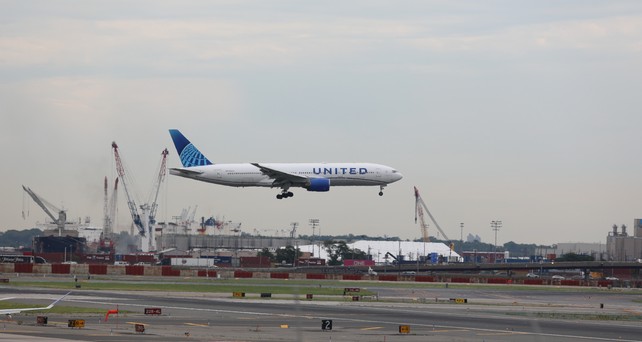 Flugzeug von United Airlines in Newark: Die Fluggesellschaft hat Zweifel an der Sicherheit.