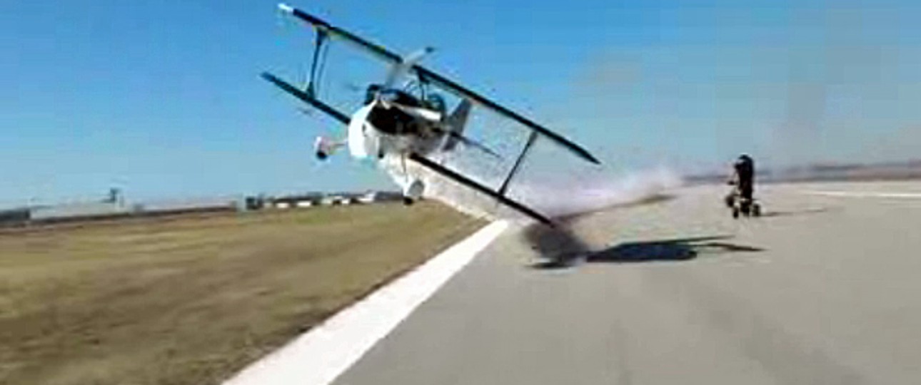 Das Moment vor dem Moment: Beinahe traf der Flieger die Filmerin.