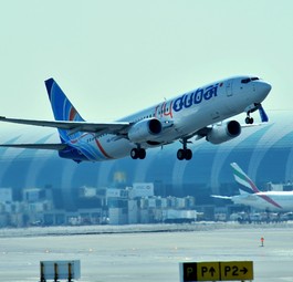 Jet von Flydubai startet am Flughafen Dubai International: Die Route nach Tel Aviv ist vorerst aus dem Programm genommen.