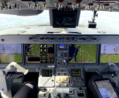 Cockpit einer Embraer E190-E2: Bisher gibt es nur ein größeres E2-Modell.