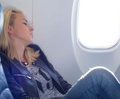 Schlafende Passagierin: British Airways verspricht allen eine angenehme Reise.