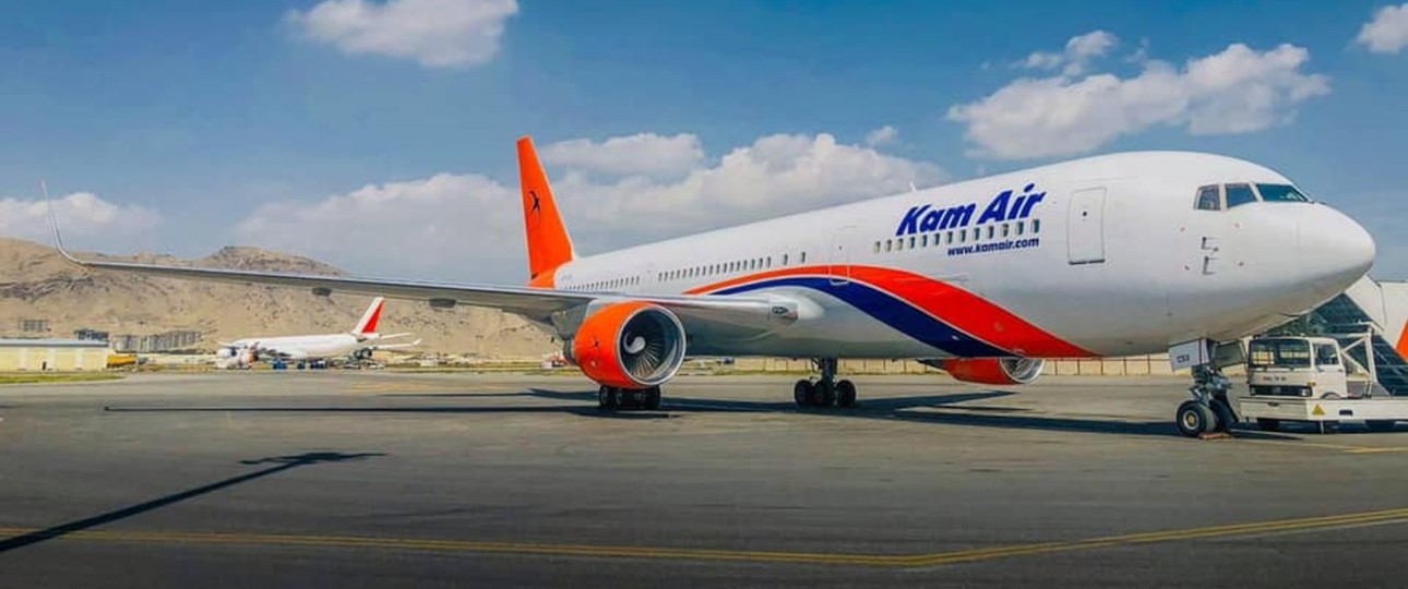 Flugzeug von Kam Air: Die Airline brachte ihre Jets vorerst ins Ausland.