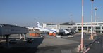 Boeing 737 von El Al am Flughafen tel aviv: Aktuell gleicht der Airport einer US-Militärbasis. 