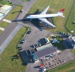 Die Boeing 747 am Cotswolds Airport: Früher als G-CIVB unterwegs.