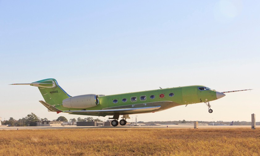 Die Gulfstream G600 hebt zum Testflug ab.