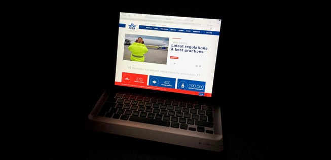 Laptop: Wenn das Gerät nicht mit an Bord darf, steigen gewisse Passagiere um.
