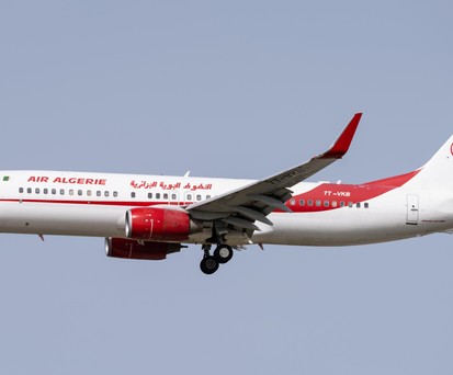 Boeing 737-800 von Air Algérie: Die Airline setzt auf Arabisch und Englisch.