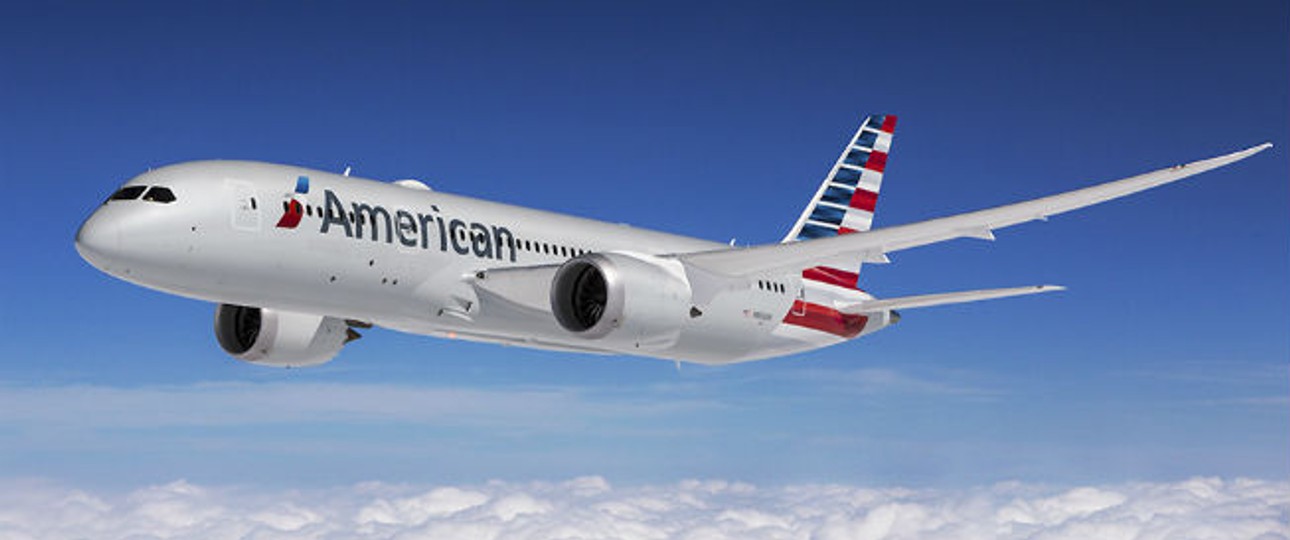 Spätestens mit dem aus Karbonfasern gebauten Boeing 787 Dreamliner geht das nicht mehr. Die Fluglinie setzt bei ihrer aktuellen Bemalung nun auch auf einen weißeren Silberton.