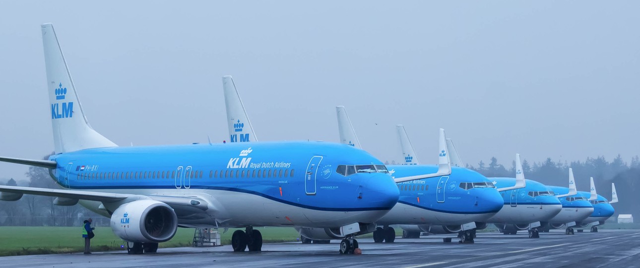 Boeing 737 der KLM: Insgesamt 15 Flugzeuge der KLM parken in Groningen.