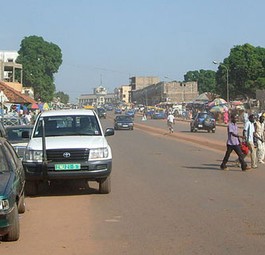 Straßenszene in Guniea-Bissau: Das westafrikanische Land plant Verbindungen in die Nachbarländer.