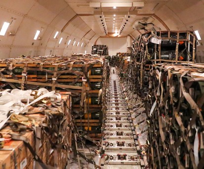 Waffenlieferung für die Ukraine in einem National-Airlines-Jet: Im Auftrag unterwegs.