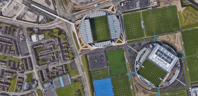 In Manchester neben dem Stadion von Manchester City gibt es eine Etihad Avenue (Tipp von Leser Lionel Ruegger).