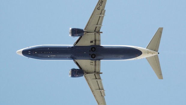 Das Programm wurde um die Modelle -200, -300, -400 und -500 mit höherer Kapazität und Reichweite ergänzt. Im Jahr 2000 wurde die letzte Maschine dieser alten Serie an CSA Czech Airlines ausgeliefert. Ende der Neunzigerjahre wurde eine neue lanciert.