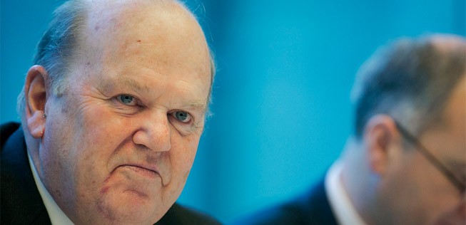 Finanzminister Michael Noonan: Ryanair und Aer Lingus wollen von seinem Ministerium Geld.