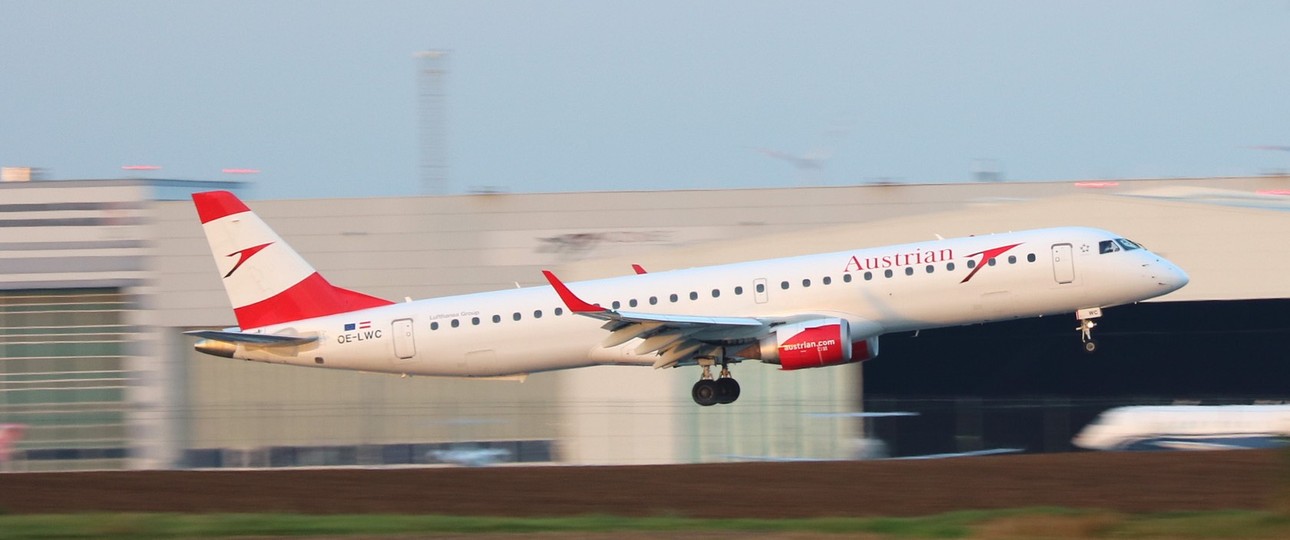 Embraer E195 von Austrian Airlines in Wien: Die Regionalflieger werden ausgeflottet.