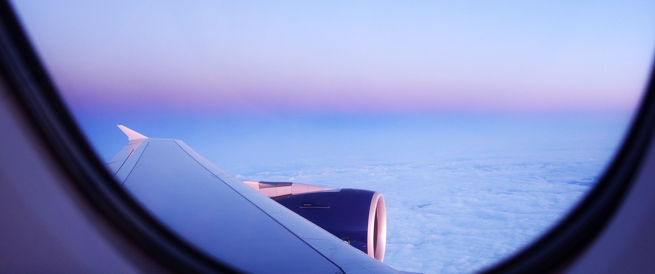 Blick aus dem Fenster eines Airbus A380 von British Airways: Die Fluggäste erlebten eine kleine Odyssee.