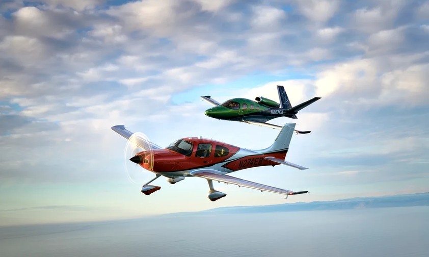 SR22-Flugzeug und Vision jet: Cirrus lässt 2025 alle hinter sich.