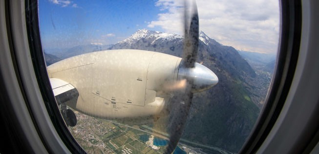 Der Flug ist kurz. Dafür sind imposante Aussichten garantiert.