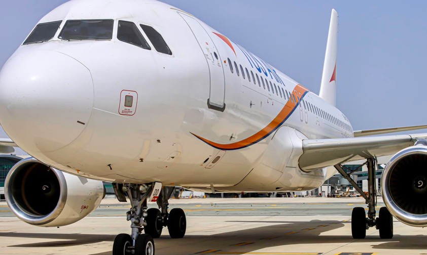 Airbus A320 von Tus Airways: Bluebird fliegt dagegen mit Boeing-Jets.
