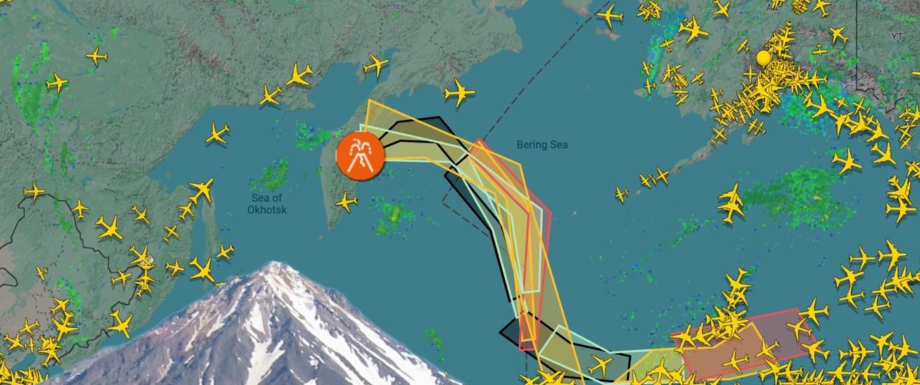 Der Vulkan Klyuchevskaya und die Asche-Prognose vom 9. August: Flugzeuge müssen Routen ändern.