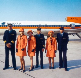 Tuifly-Vorgängerin Hapag-Lloyd Flug: Crew vor einer Boeing 727-100.
