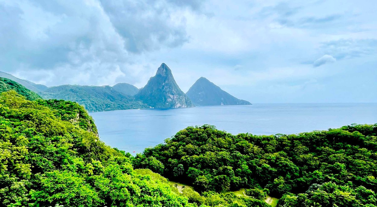 St Lucia Blick von Anse Chastenet auf Grand und Petit Piton